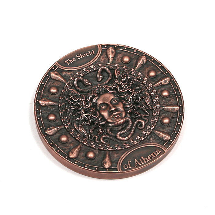 Stříbrná pokovená mince The Shield - Štít Athény 2 Oz 2022 Antique Standard