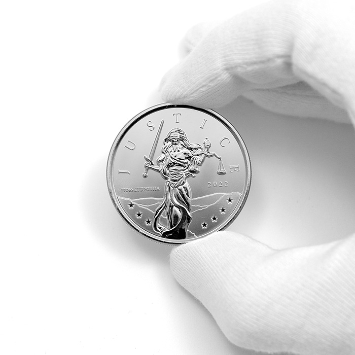 Stříbrná investiční mince Gibraltar Lady Justice 1 Oz 2022