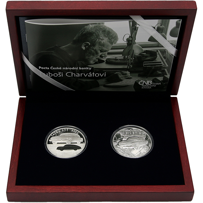 Přední strana Set of silver coin and medal Tribute to CNB Luboš Charvát with motif of Tatra 603 2023 Proof